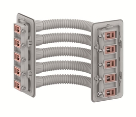 Разъем шинопровода угловой CZC8 для соединения медных шин 12х5 мм (250А) между двумя шкафами, с изолирующей рамой для шкафов ComfortLine A. | 2CPX0524