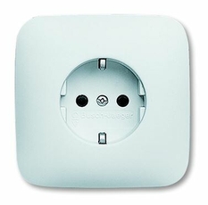 Розетка SCHUKO 16А 250В в корпусе, серия Reflex SI, цвет альпийский белый | 2011-0-6210 | 2CKA002011A6210 | ABB