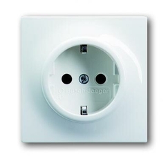 Розетка SCHUKO 16А 250В с защитными шторками, серия impuls, цвет альпийский белый | 2013-0-4953 | 2CKA002013A4953 | ABB