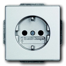 Розетка SCHUKO 16А 250В с защитными шторками, серия solo/future, цвет серебристо-алюминиевый | 2013-0-5375 | 2CKA002013A5375 | ABB