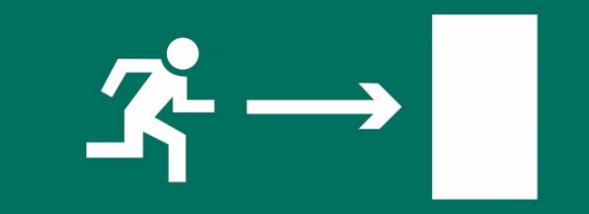 Пиктограмма (Наклейка) Направление к эвакуационному выходу направо (150х300) | 1005150300 | АСТЗ
