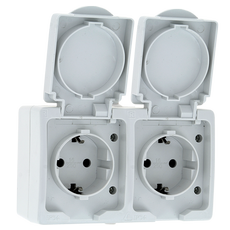 Розетка Венеция двухместная 16А с заземлением с крышкой IP54 белый с защитной шторкой