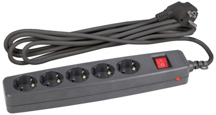 Сетевой фильтр SF-5es-2m-B (черный) с заземл, 3x0.75мм2, со шт, с выкл, 5гн, 2м, кор (20/360) |C0039529 | ЭРА