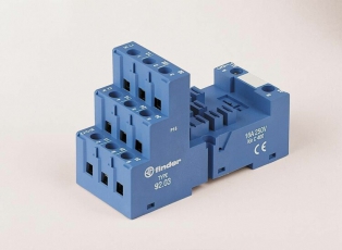 Розетка с винтовыми клеммами для реле 62.31, 62.32, 62.33; модули 86.00,86.30,99.02; в комплекте металлическая клипса 092.71, синий | 9203SMA | Finder