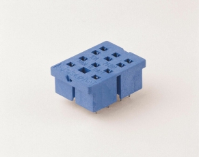 Розетка для монтажа на плате для реле 55.32; в комплекте металлическая клипса 094.51 | 9412SMA | Finder