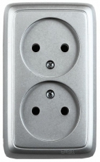 Розетка открытой установки, двухместная, со шторкой, с изолирующей пластиной, цвет серебро | РА16-144-06 | HEGEL