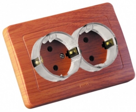 Розетка скрытой установки, двухместная, с заземляющим контактом, со шторками, цвет дуб | РС16-382-05 | HEGEL