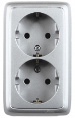 Розетка открытой установки, двухместная, с заземляющим контактом, с изолирующей пластиной, цвет серебро | РА16-153-06 | HEGEL
