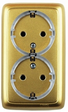 Розетка открытой установки, двухместная, с заземляющим контактом, со шторками, с изолирующей пластиной, цвет золото | РА16-184-07 | HEGEL