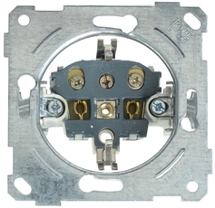 Розетка с заземляющим контактом 16А BOLERO