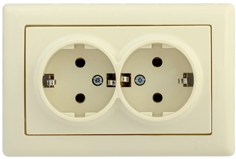Розетка 2-ая с заземляющим контактом 16А BOLERO кремовый