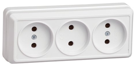 Розетка тройная без заземления 10А белая