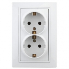 1-205-01 Intro Розетка 2X2P+E Schuko, 16А-250В, IP20, СУ, Plano, белый | Б0027615 | Intro