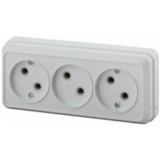 2-205-01 Intro Розетка 3х2P, 16А-250В, IP20, ОУ, Quadro, белый | Б0036141 | Intro