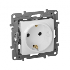 Etika Белый Розетка с/з, винт. клем. | 672221 | Legrand