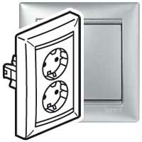 Valena Алюминий Розетка 2-ая с/з литая | 770100 | Legrand