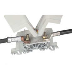 Силовая клемма Viking 3 - два вывода под наконечник - шаг 55 мм | 039015 | Legrand