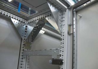 Цоколь сейсмостойкий - для шкафов Altis шириной 800 мм и глубиной 800 мм | 047343 | Legrand