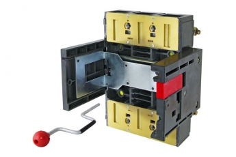 Панель ПМ2/В-40 выдвижная с присоединением к вертикальным шинам | SQ0707-0094 | TDM