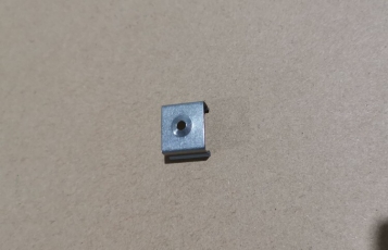 Скоба монтажная стальная для накладного профиля 10 шт V4-R0-70.0001.KIT-5555 | V4-R0-70.0001.KIT-5559 | VARTON